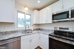 525 E Mifflin St, Orwigsburg, PA 17961 - Photo 16