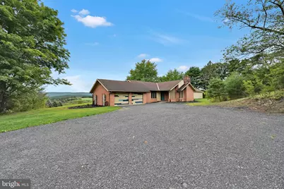 423 Hickory Drive, Auburn, PA 17922 - Photo 2