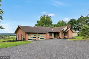 423 Hickory Dr, Auburn, PA 17922 - Photo 1