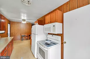 45 N Lake Dr, Pottsville, PA 17901 - Photo 14