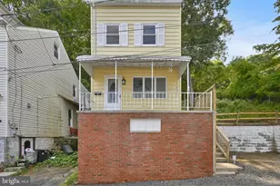 1023 W Schuylkill Ave, Pottsville, PA 17901 - Photo 4