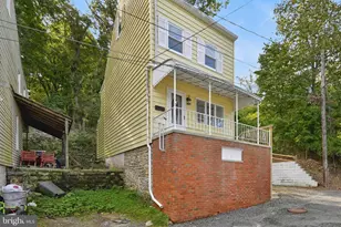 1023 W Schuylkill Ave, Pottsville, PA 17901 - Photo 6