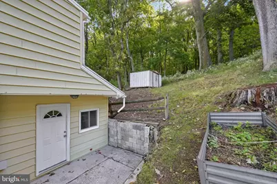 1023 W Schuylkill Avenue, Pottsville, PA 17901 - Photo 8