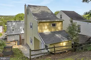 1023 W Schuylkill Ave, Pottsville, PA 17901 - Photo 28