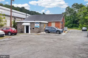 427 E Broad St, Tamaqua, PA 18252 - Photo 1