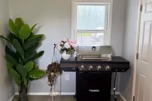 328 E Oak St, Frackville, PA 17931 - Photo 8
