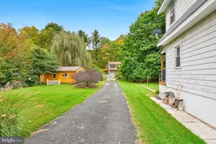 327 W Laurel St, Tremont, PA 17981 - Photo 36