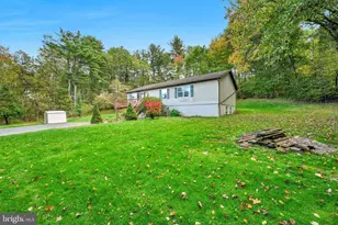 327 W Laurel St, Tremont, PA 17981 - Photo 6