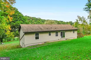 327 W Laurel St, Tremont, PA 17981 - Photo 34