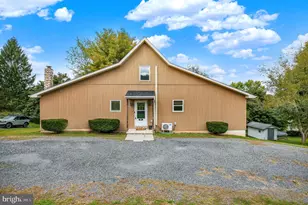 203 Hatchet Cove, Auburn, PA 17922 - Photo 2