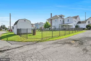 532 E Main St, Hegins, PA 17938 - Photo 6