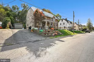 32 E Foster Ave, Coaldale, PA 18218 - Photo 2