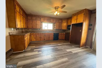 100 N Tulpehocken Street, Pine Grove, PA 17963 - Photo 4