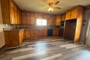 100 N Tulpehocken St, Pine Grove, PA 17963 - Photo 4