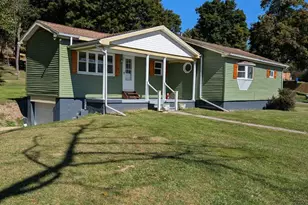 38 W Donaldson St, Tremont, PA 17981 - Photo 2