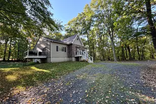 322 N Spring Mountain Dr, Zion Grove, PA 17985 - Photo 2