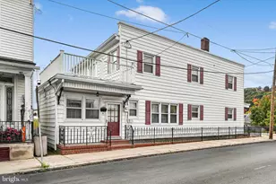 200 W Lloyd St, Shenandoah, PA 17976 - Photo 1