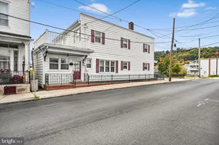 200 W Lloyd St, Shenandoah, PA 17976 - Photo 2
