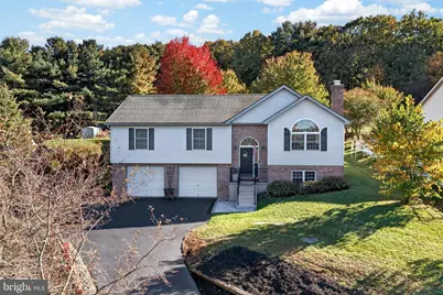 686 W Wynonah Drive, Auburn, PA 17922 - Photo 1