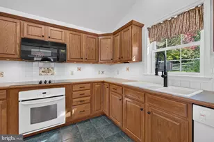686 W Wynonah Dr, Auburn, PA 17922 - Photo 8