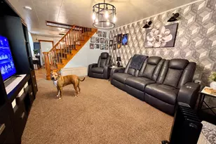 61 N Railroad St, Frackville, PA 17931 - Photo 2