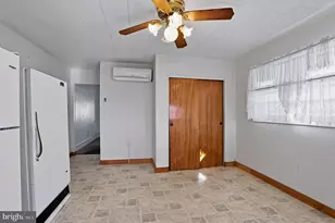 428 W Washington St, Frackville, PA 17931 - Photo 12