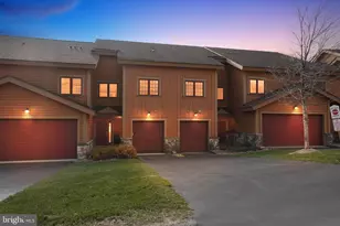 496 Southwind Cir, Seven Springs, PA 15622 - Photo 2