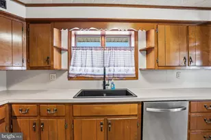 610 E Market St, Beavertown, PA 17813 - Photo 6