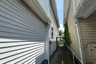 2018 Constitution Blvd, New Kensington, PA 15068 - Photo 2
