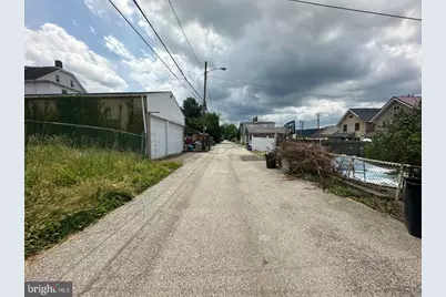2018 Constitution Blvd, New Kensington, PA 15068 - Photo 12