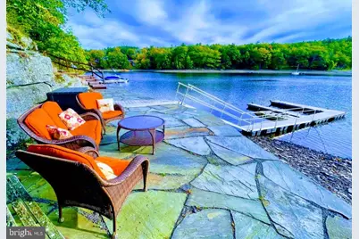 84 Lakeview Dr, Lakeville, PA 18438 - Photo 8