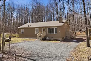 79 Wild Turkey Cir, Lake Ariel, PA 18436 - Photo 2