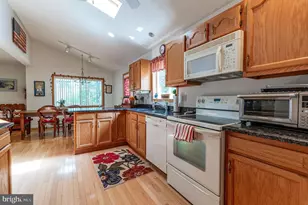 1006 Rolling Hills Dr, Lake Ariel, PA 18436 - Photo 6
