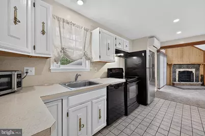 1060 Mohawk Trail, Gouldsboro, PA 18424 - Photo 8