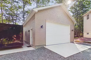 1008 Canoochee Ct, Lake Ariel, PA 18436 - Photo 8