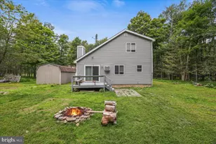 1065 Breezewood Dr, Newfoundland, PA 18445 - Photo 6