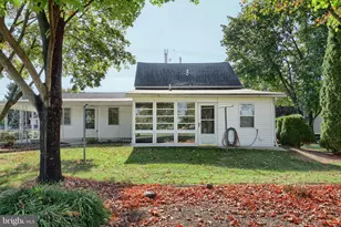 868 Greenbriar Rd, York, PA 17404 - Photo 6