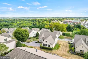 102 Maribel Ln, York, PA 17403 - Photo 4