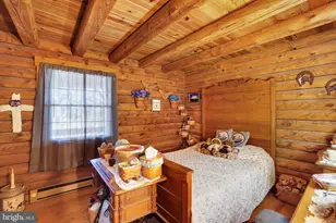 1067 Hametown Rd, Glen Rock, PA 17327 - Photo 10