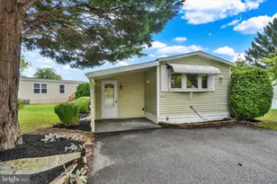 209 Holly Dr, Mount Wolf, PA 17347 - Photo 1