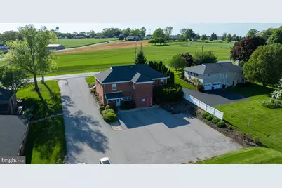 735 S Pleasant Avenue, Dallastown, PA 17313 - Photo 2