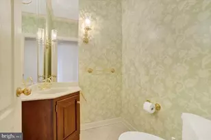 925 Summit Cir N, York, PA 17403 - Photo 32