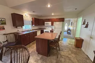 525 Parkview Ln, Hanover, PA 17331 - Photo 4