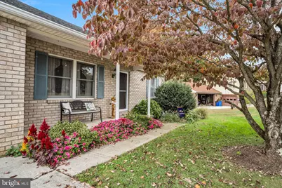 142 Sugarboot Lane, Hanover, PA 17331 - Photo 2