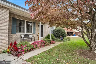 142 Sugarboot Ln, Hanover, PA 17331 - Photo 2