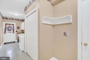 138 W Crestlyn Dr, York, PA 17403 - Photo 18