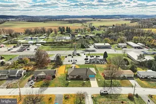 4330 Briarwood Ct, York, PA 17408 - Photo 4