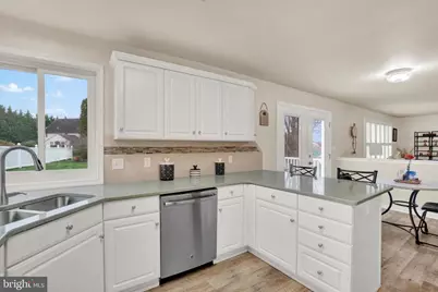 2881 Candlelight Drive, York, PA 17402 - Photo 10