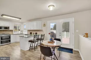 2881 Candlelight Dr, York, PA 17402 - Photo 8