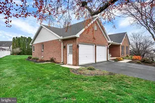 2881 Candlelight Dr, York, PA 17402 - Photo 26